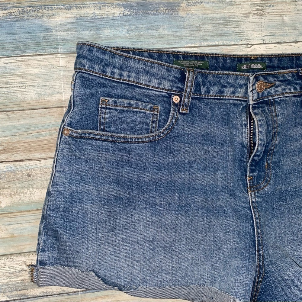 NWT Wild Fable High Rise Rolled Cuff Shorts - Picture 2 of 7